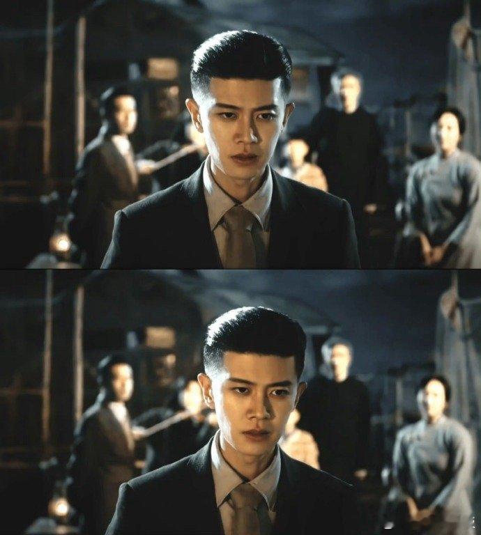 任嘉伦新剧硬控我爷奶任嘉伦《风与潮》里玩转金融暗战，西装革履斗智斗勇！以前抢抗战