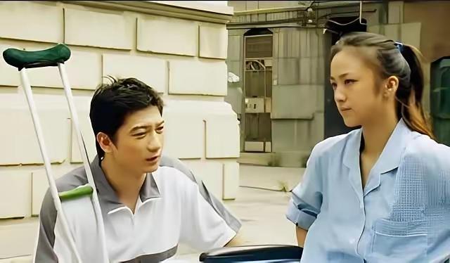 我不懂艺术，我也爱看色戒，但我不太明白当初汤唯为啥要接这部戏？

色戒从上映以来