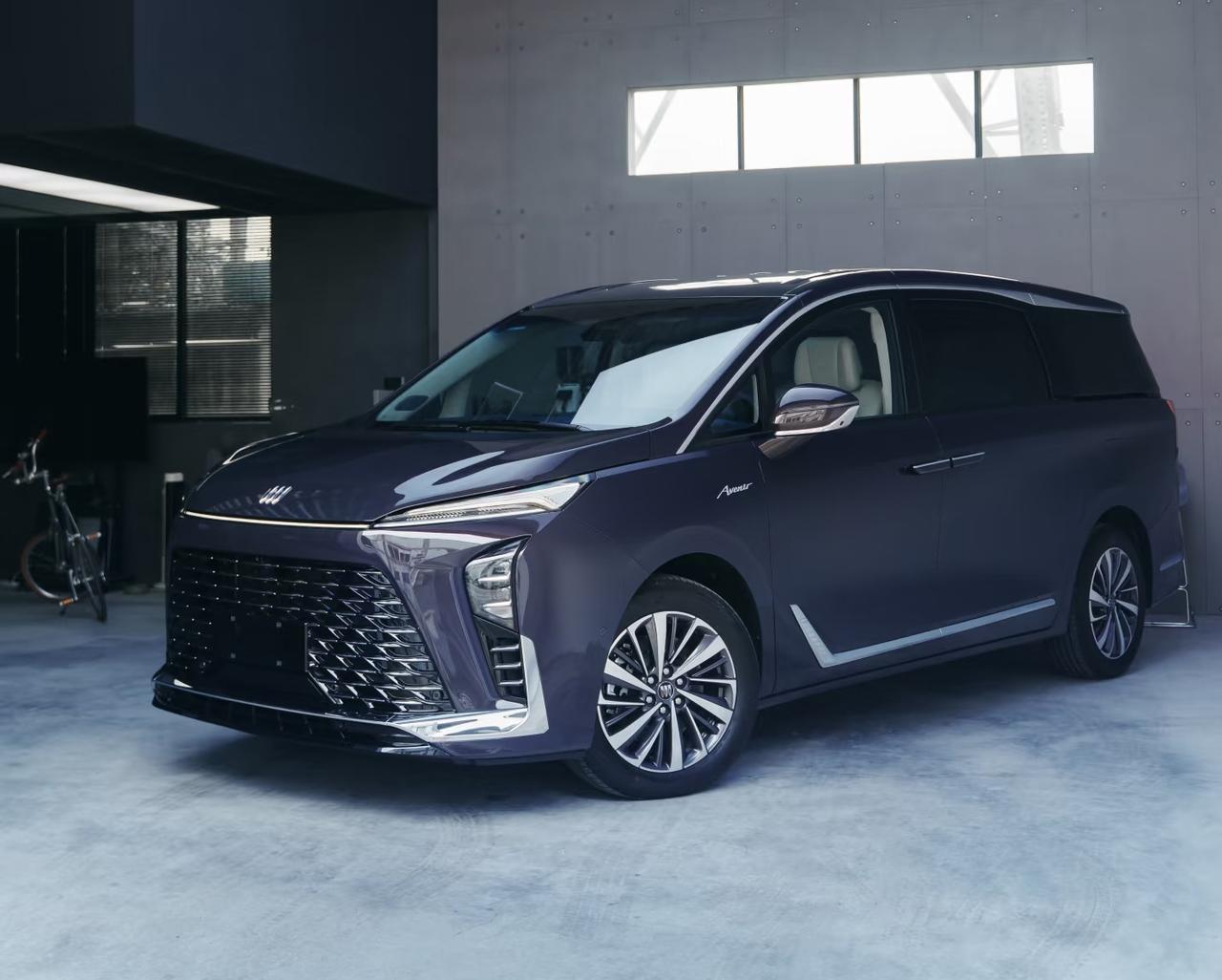 别克GL8 7月销量5234辆，
别克GL8 8月销量4505辆，
别克GL8 