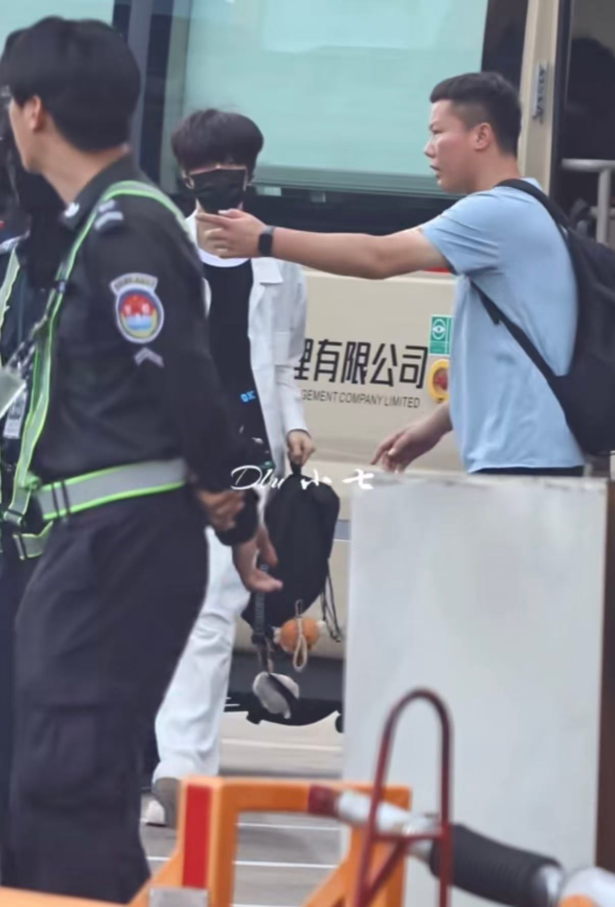 sdfj的发型师能不能懂我们要的是微分碎盖不是锅盖 