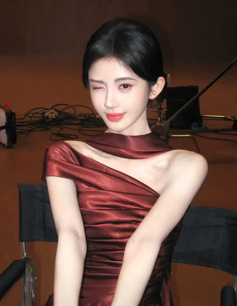 鞠婧祎