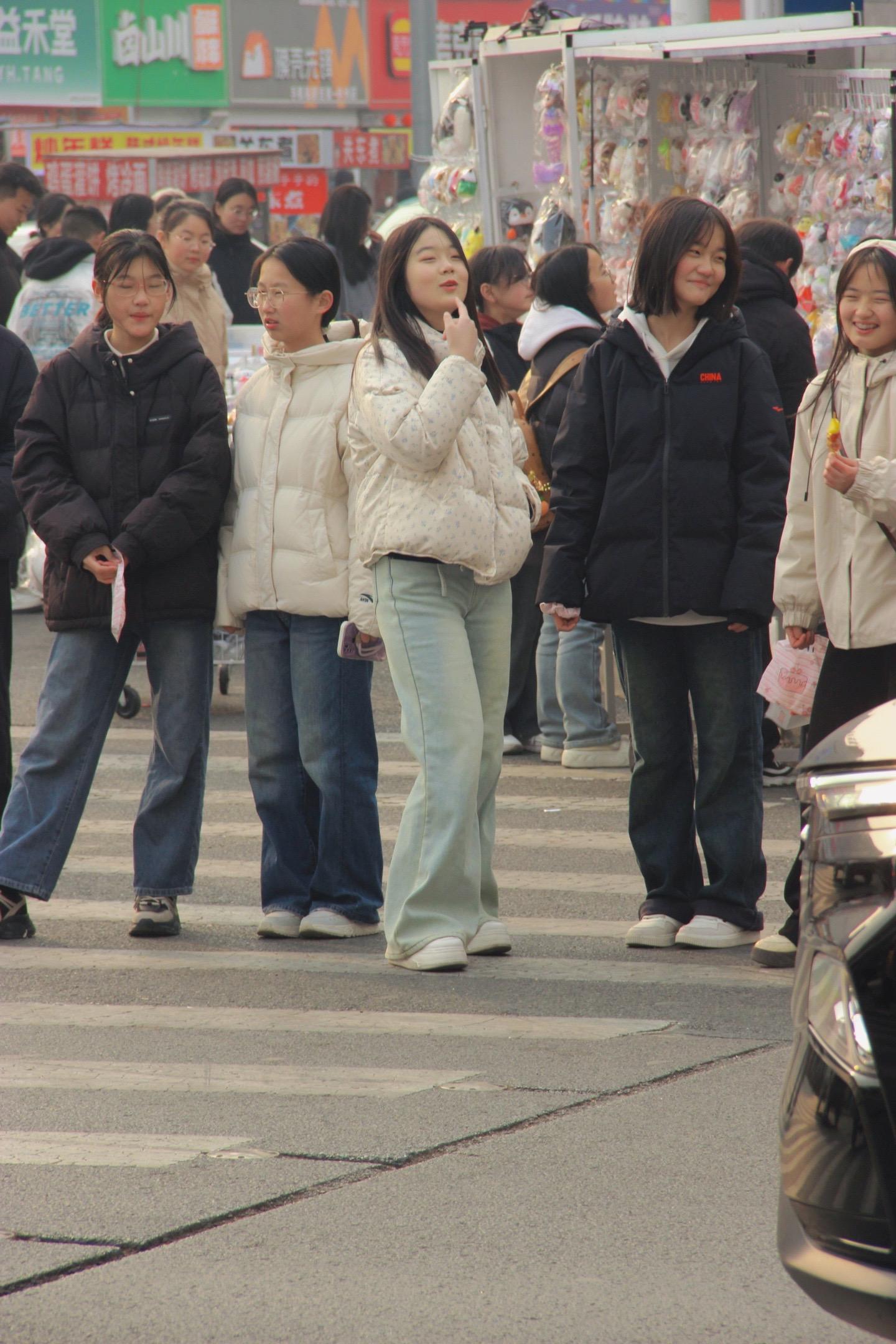 过年人真多 人山人海在拍摄