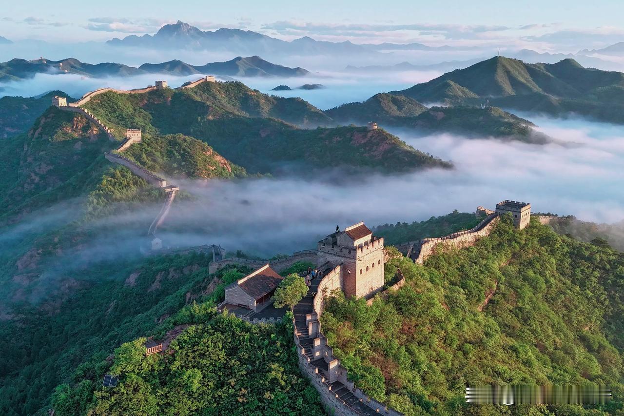 《明史》记载: 长城“东起鸭绿，西至嘉峪”，如果你去过辽宁丹东鸭绿江，就能记住长