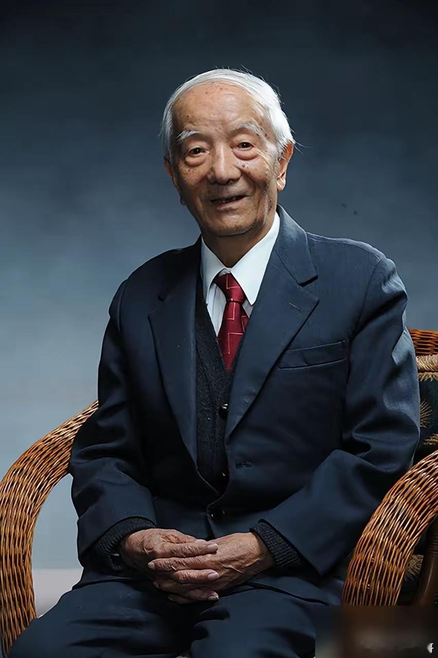 我的天！大人物怎么扎堆去世？昨天是郭兰英和朱公，今天竟然又传来噩耗，“两弹一星”