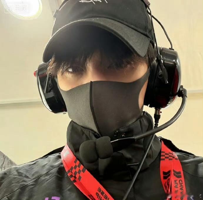 周翊然的副驾缺个我周翊然真人乙游男友谁能拒绝坐周翊然副驾啊这个帅脸给我开车爽之爽