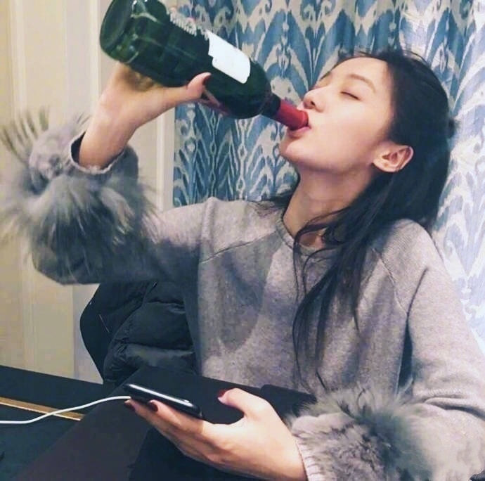 ☕                  以前年轻，没钱，但很快乐，        