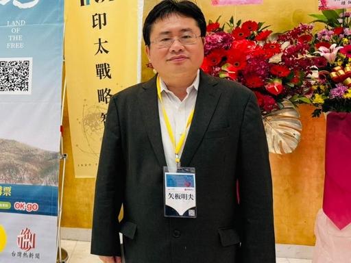 英雄！警方证实袭击矢板明夫的是香港籍男子！
7月6日上午，矢板明夫受当地春雨文教