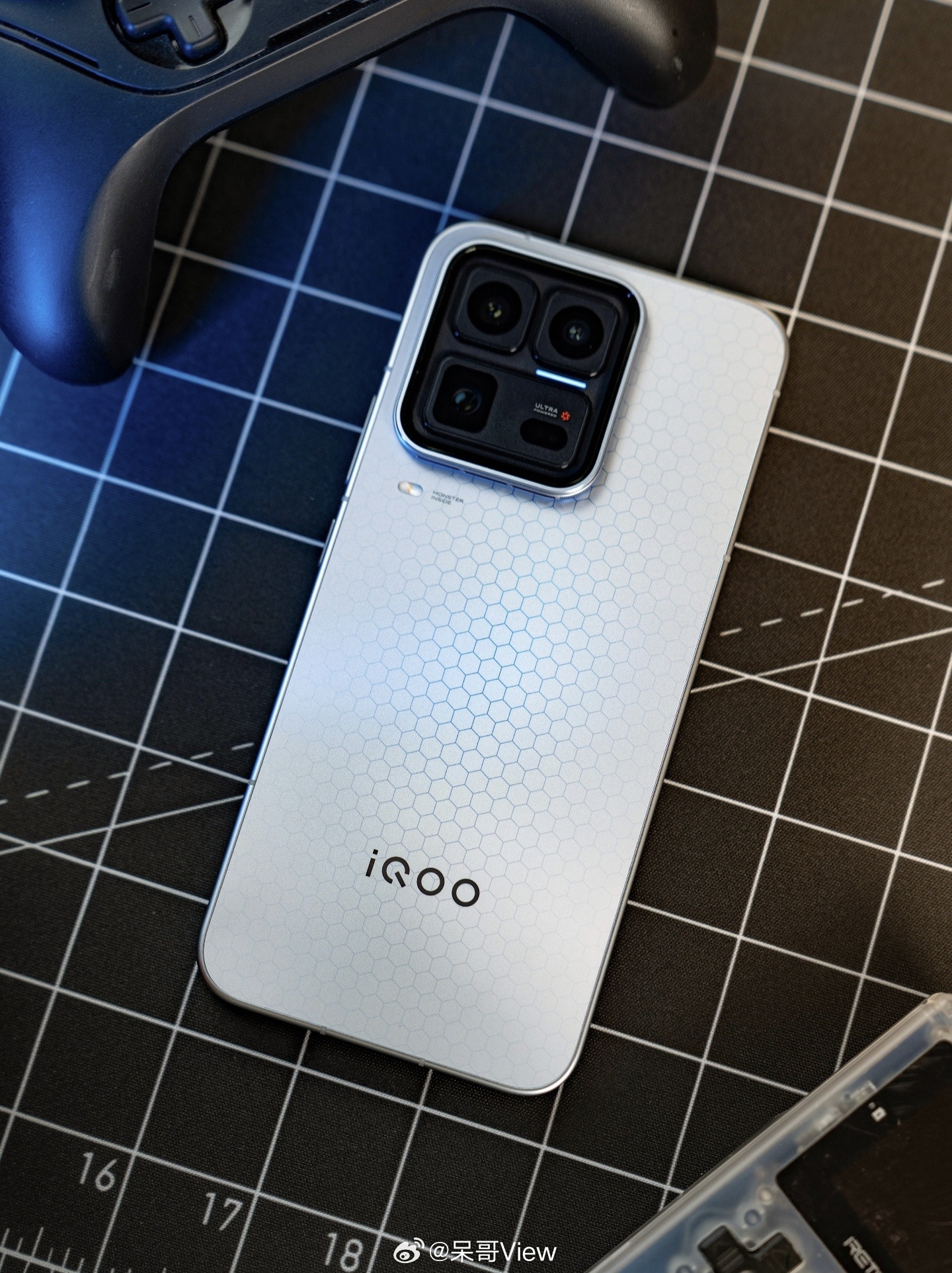 iQOO16标配骁龙8E6 Pro，上个旗舰机型15U已经烂尾了，理解当初想更进