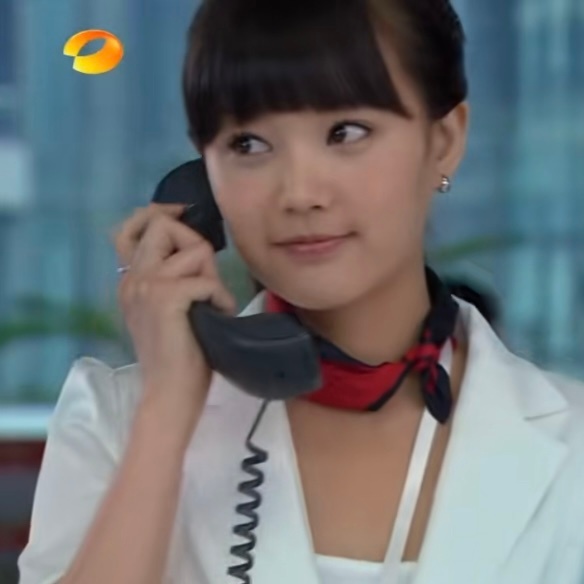 突然发现老桐拍过🦴导演刘俊杰的剧。没错就是《艾米加油》，娥们前台小妹突然出现（