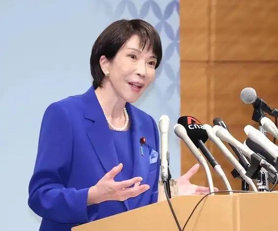 最近日本对华态度明显变味，两件事几乎同步发生，很难用一句“巧合”解释清楚。一边是