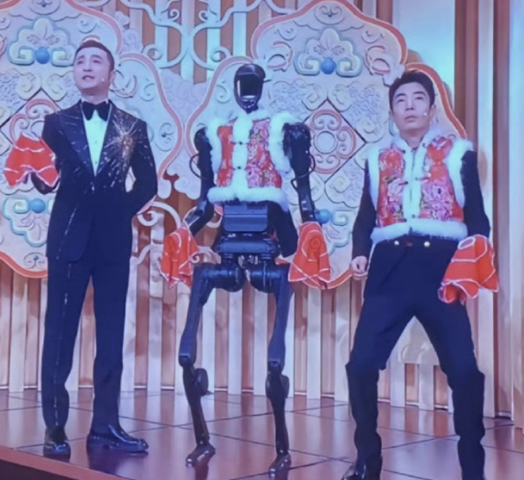 救命啊，撒老师模仿机器人卡成PPT，简直就是我家网络延迟的真实写照，笑到我满地打