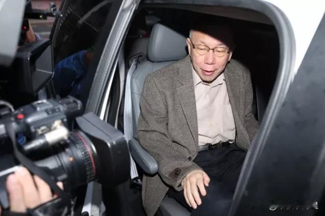 赖清德伸黑手，柯文哲将再回看守所羁押。今天晚上，“北院”最后作出裁定，柯文哲案四