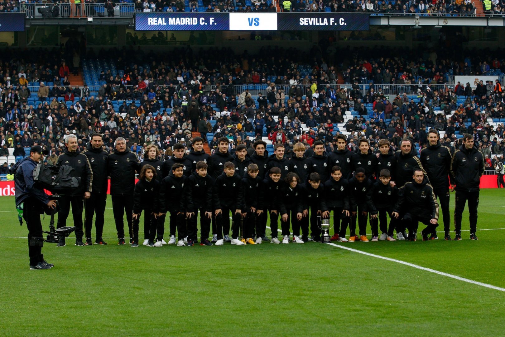 🔙哈维·纳瓦罗、丹尼尔·亚涅斯、迭戈·阿瓜多、阿尔瓦罗·冈萨雷斯、纳瓦斯克斯、