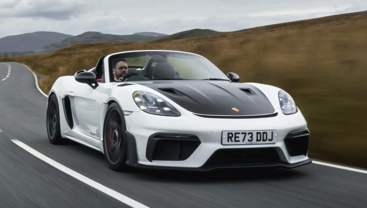 保时捷可能会砍掉电动跑车项目
外媒爆料，受困于成本上升和开发延迟，保时捷可能不得