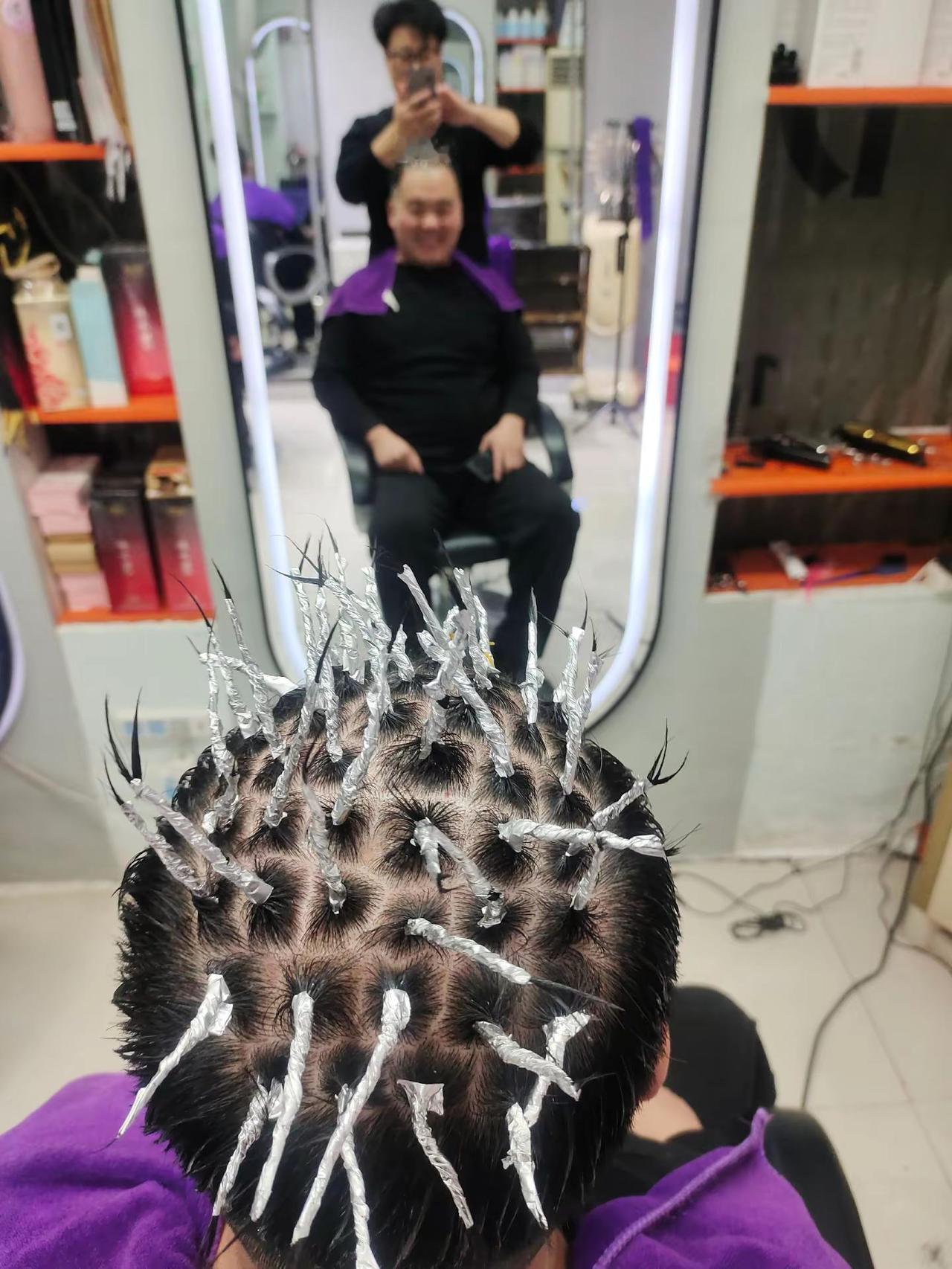 我们大杨孟庄的帅哥锡纸烫