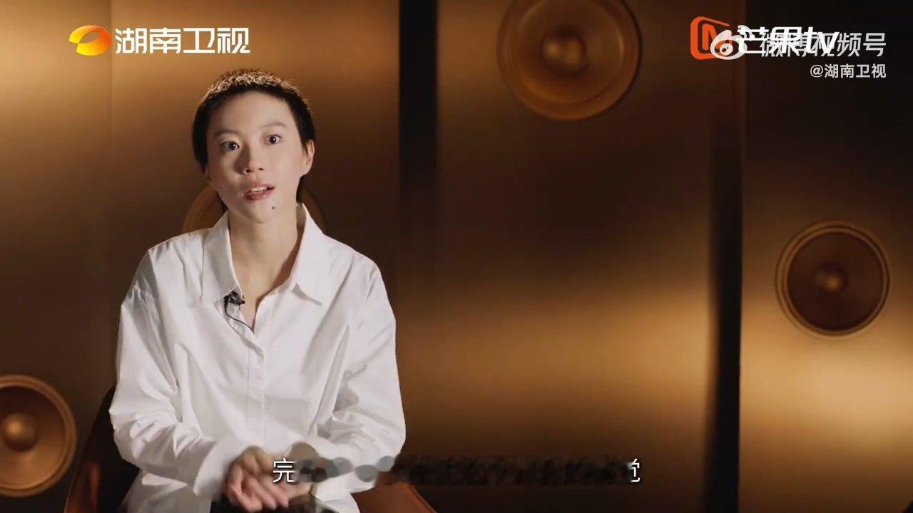 窦靖童说万妮达很优秀歌手2026 赛后采访里窦靖童超接地气，说要赶紧琢磨下一期选