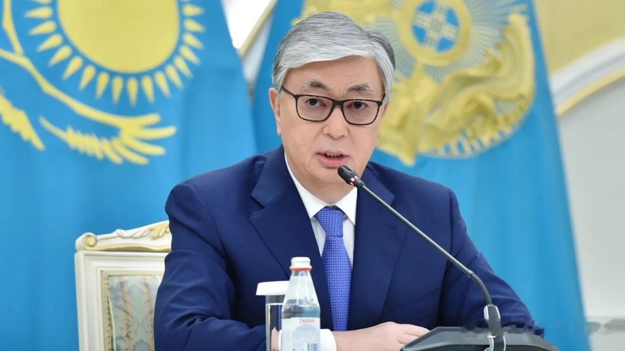 哈萨克斯坦活成第二个乌克兰，中俄一起反？
11月13日消息，哈萨克斯坦正出现类似