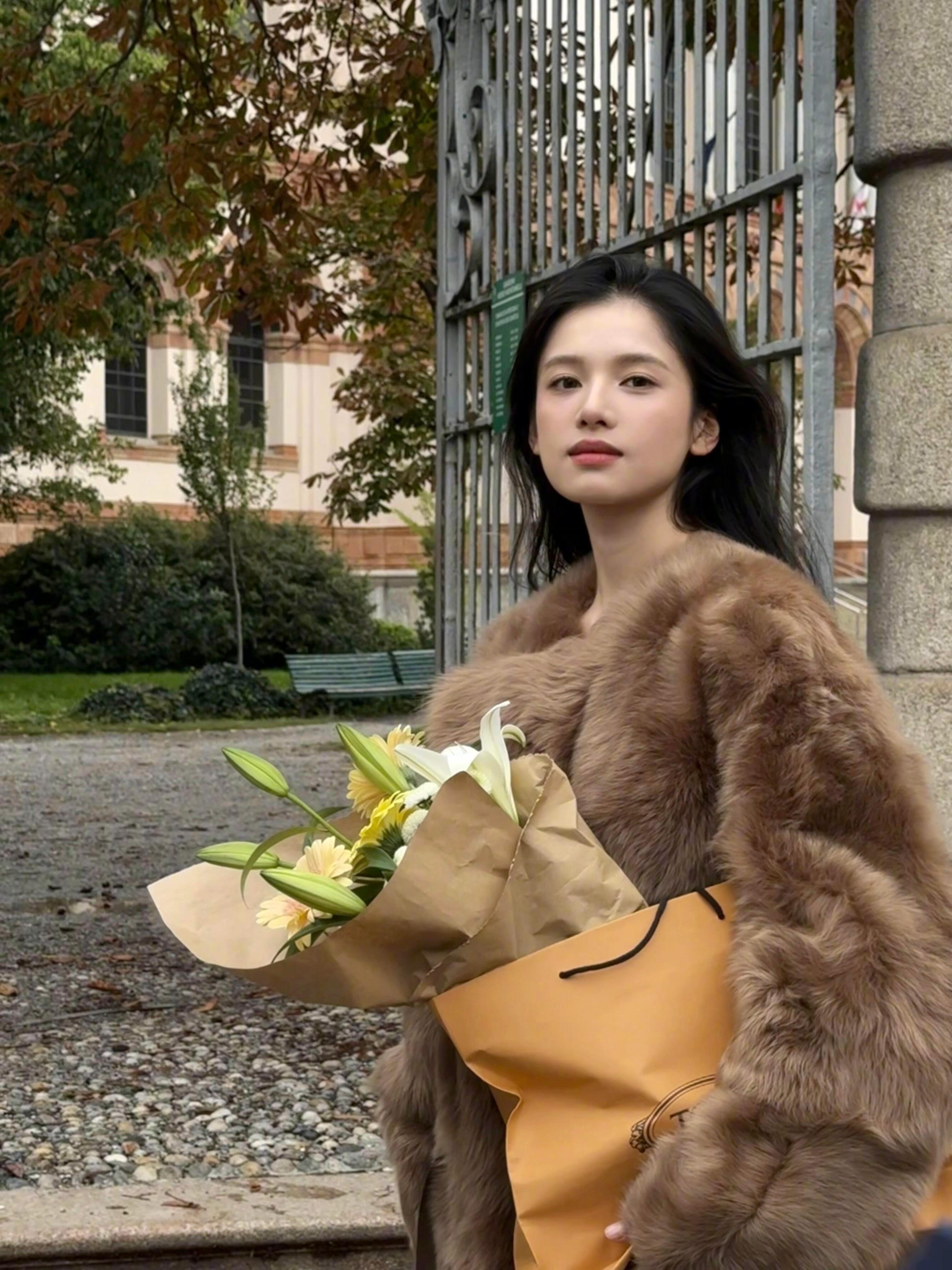 我的眼中的婧仪如大自然般宁静美好 ​​​