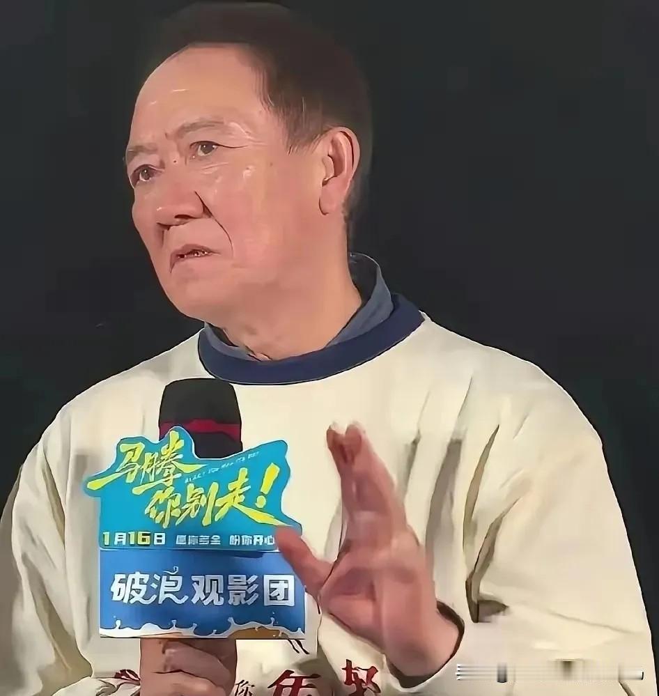 李幼斌说：我的父母现在都还在世，父亲98岁，母亲95岁，他们现在都住在养老院，每