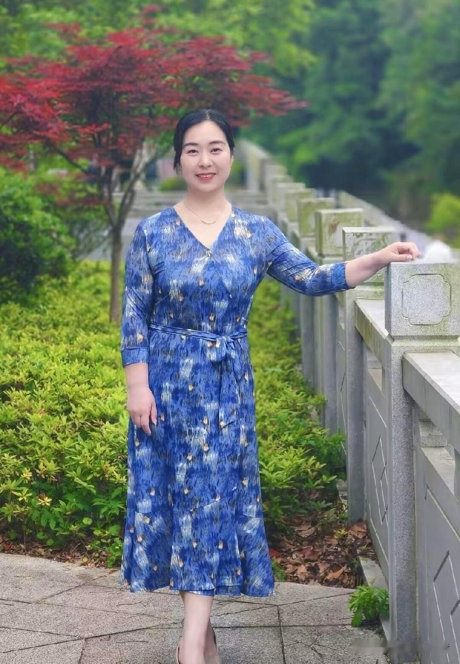 亚姨说，想找一个保姆工作，有人愿意介绍一下吗？
今天刷到这亚姨发的帖子，她说她今