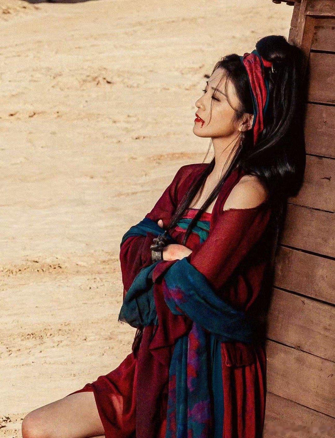 李云霄和燕子娘高山流水遇知音 竖抓燕子娘用了半个月，还是在流沙古迷宫那种地方。李