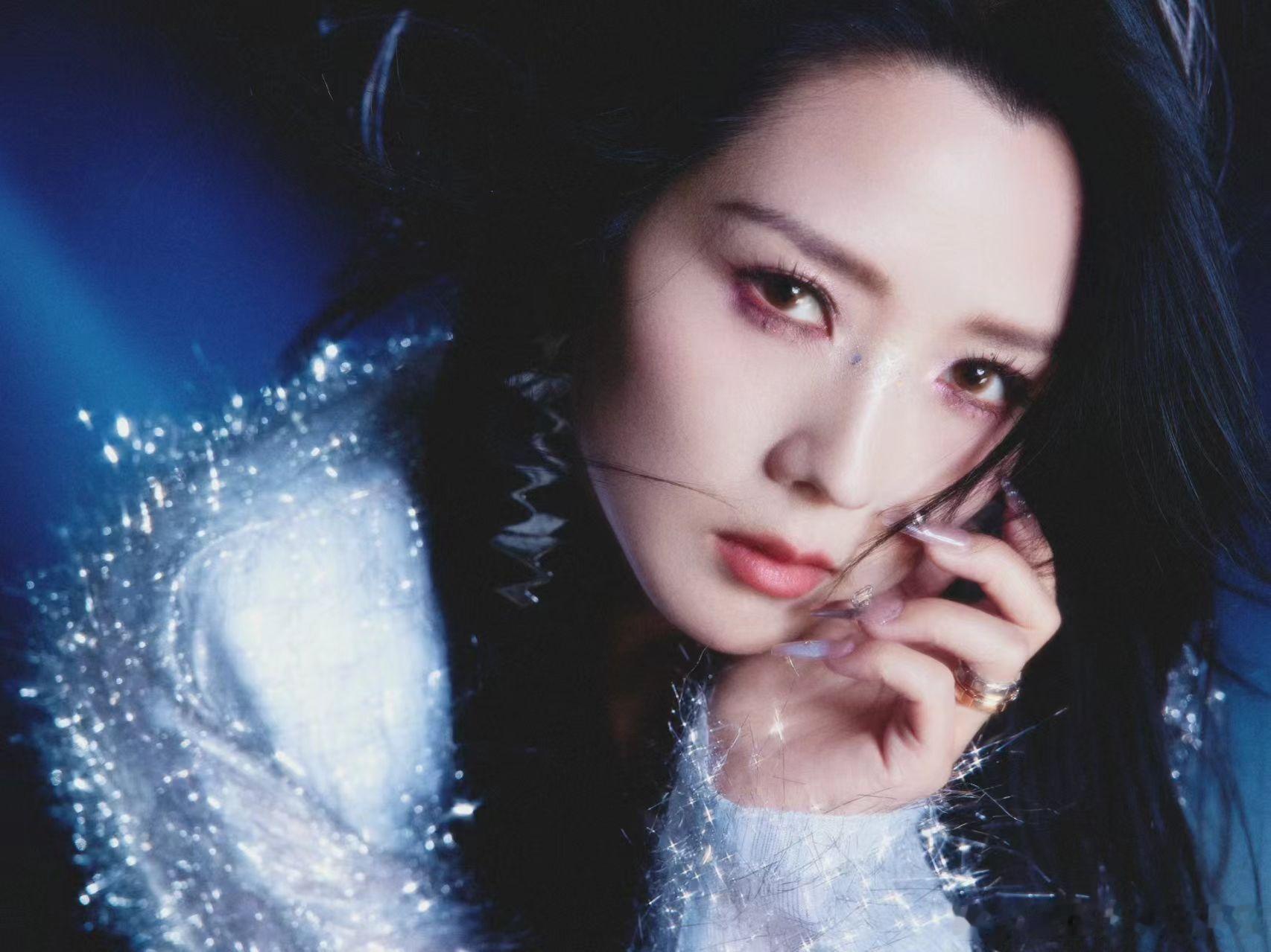 #何洁四公个人排名第一#怎么说何洁也是05年超女一票一票投出来的，只能说个喜第一