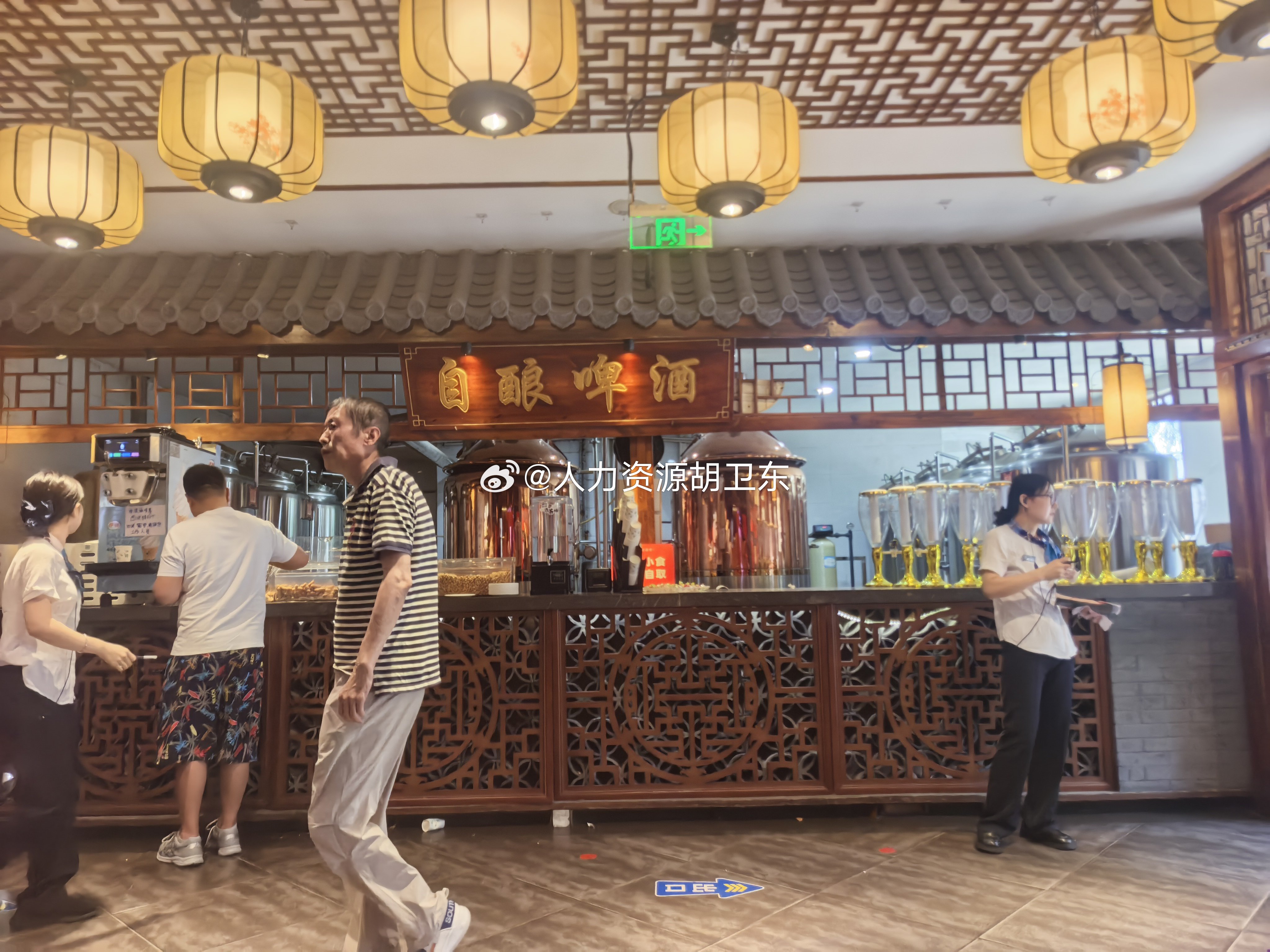 养育孩子的三个目标：离开父母也能活（生存独立），离开学校也能学（认知独立），离开