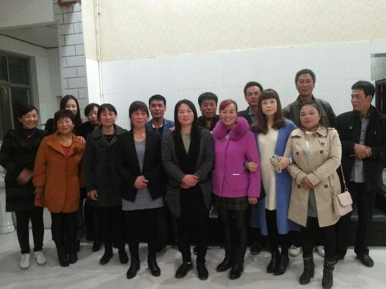 女人离不开男人，还是男人离不开女人呢……这件事不能一概而论吧。你相信爱情吗？假如