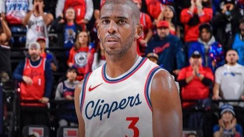 北京时间12月3日，快船与保罗正式“分手”。快船运营总裁弗兰克强调，这并非战绩不