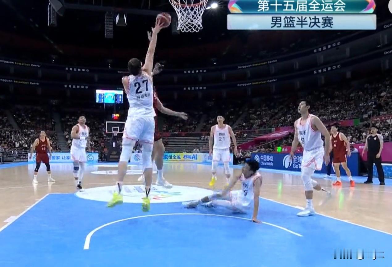 太意外了！
全运会男篮半决赛爆大冷！
坐拥周琦、
胡金秋“双塔”豪华阵容的夺冠热