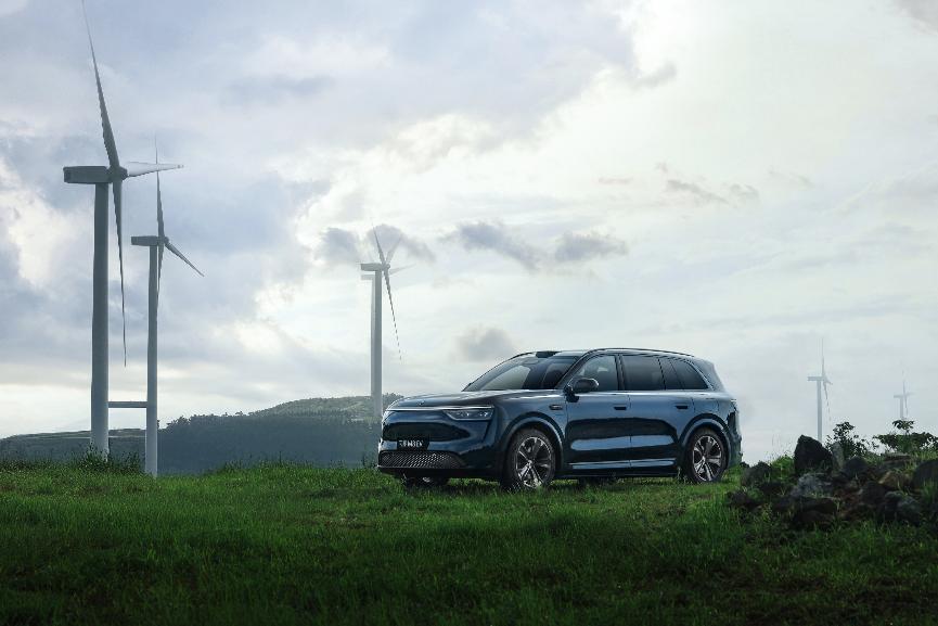 热销不等于高门槛：问界M8用“诚意权益”把价值拉到更近
当一款车型交付攀升、关注