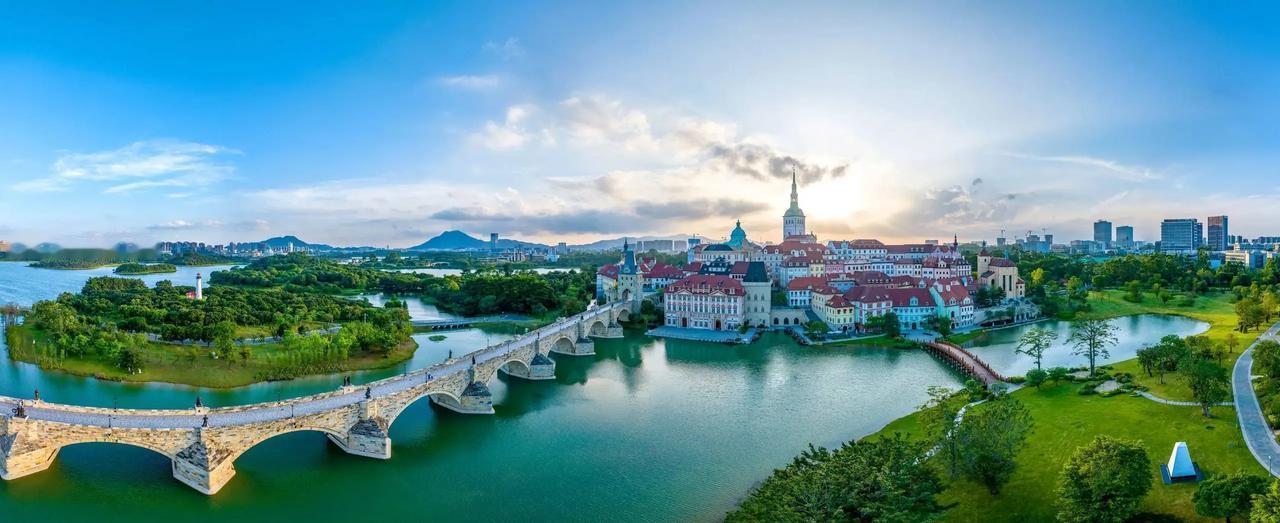 华为松山湖又拿地了！真是看好东莞呀！刚刚，先拿了占地面积56250.37平的科研