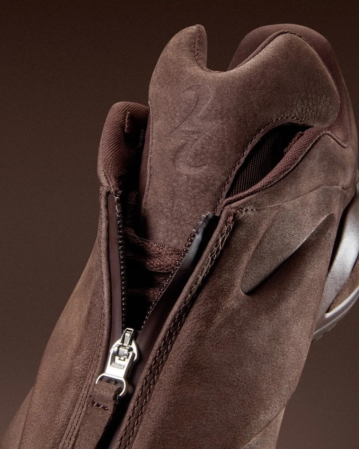 Converse SHAI 001 LUX “Truffle” 将于2月26日发