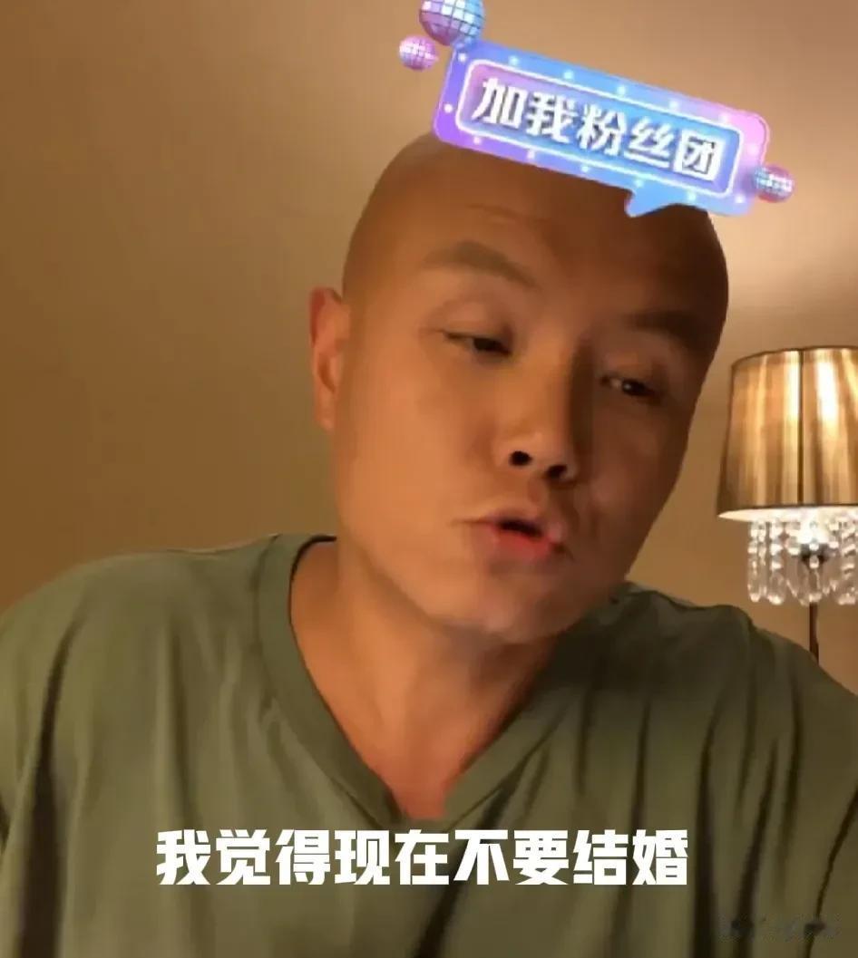 乐嘉真是语不惊人死不休！

8月29日，乐嘉直播时，面对十万+的同时在线网友，竟