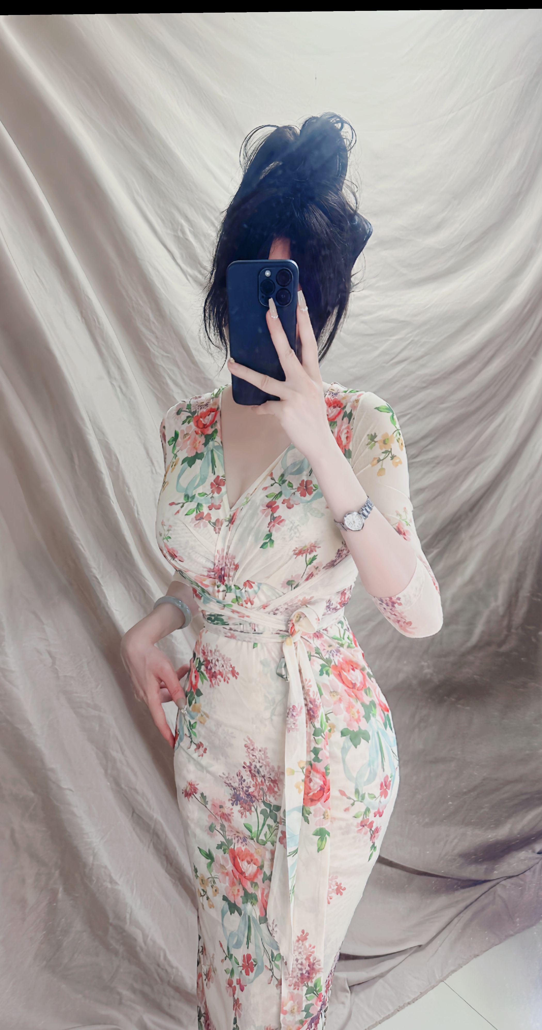 “纵意而歌 玉怀斟北斗”