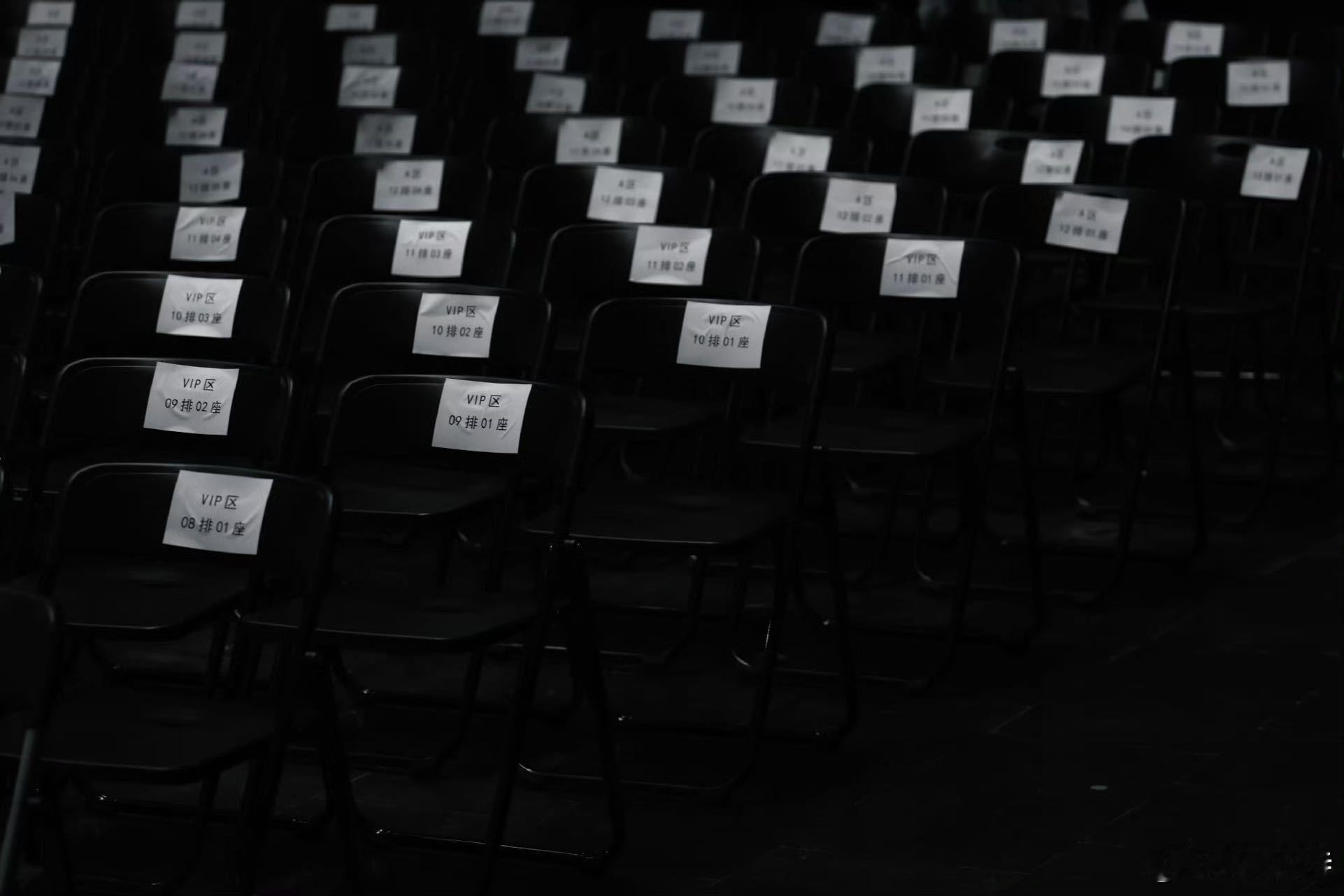 郭俊辰见面会把我养得很好 这场见面会简直就是大型“投喂”现场，郭俊辰的每一句话都