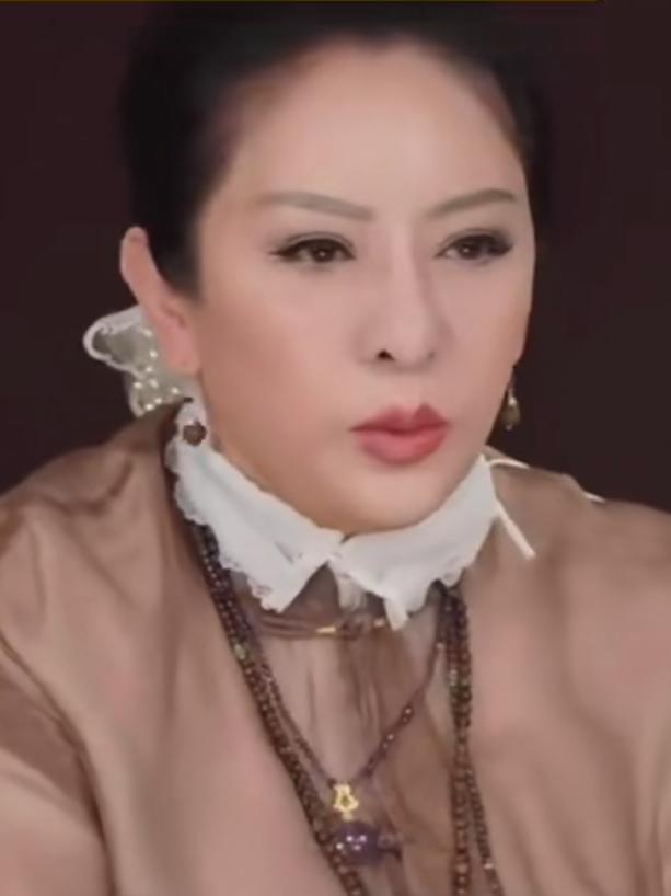 向太谈及家事：选儿媳标准，引发网友争议

近日，向太陈岚在访谈中坦言：理想中儿媳