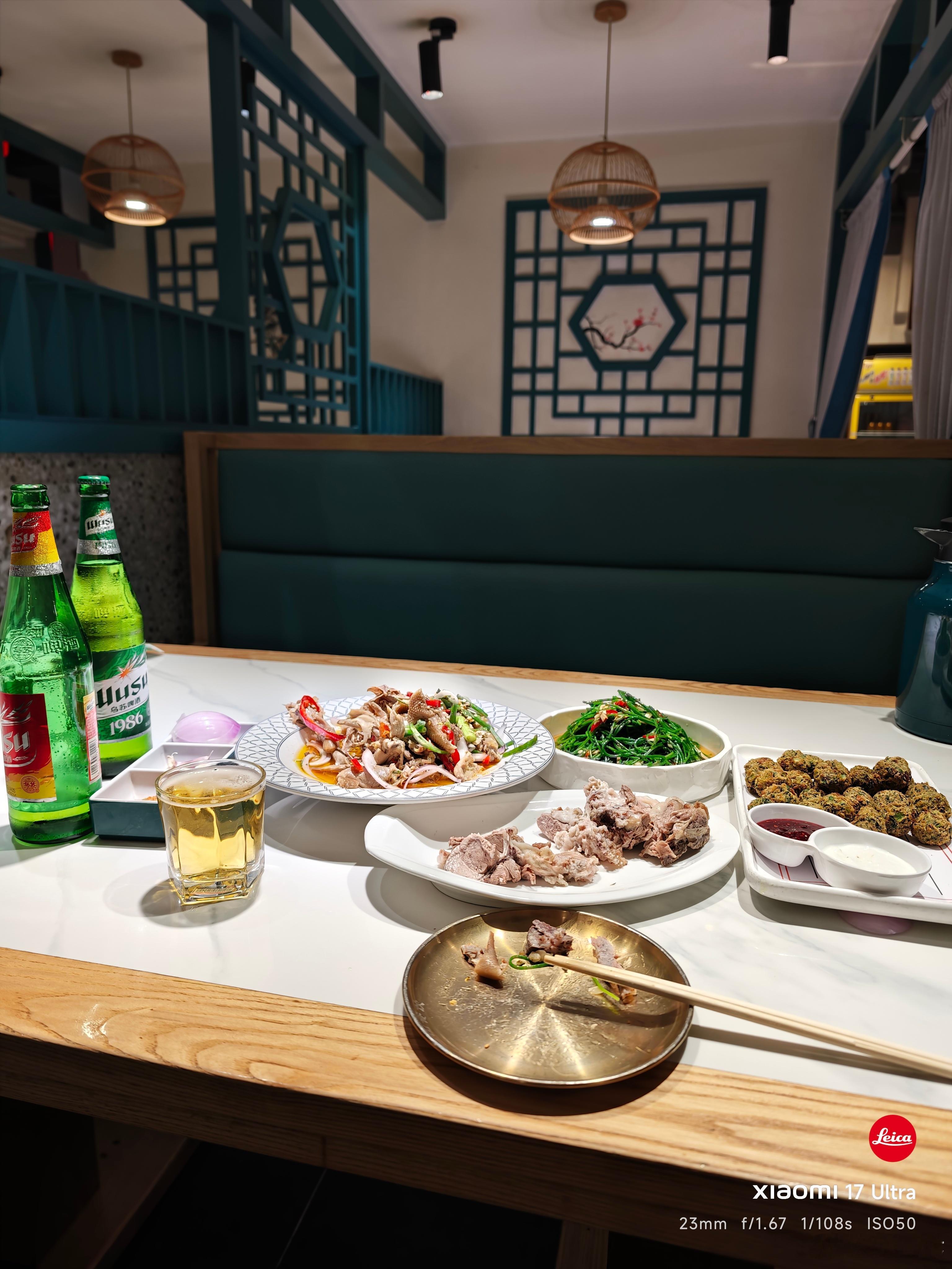 我发现我真的是觅食的一把好手，随便找的一家都不踩坑，每个菜都好吃！新疆菜还是太实