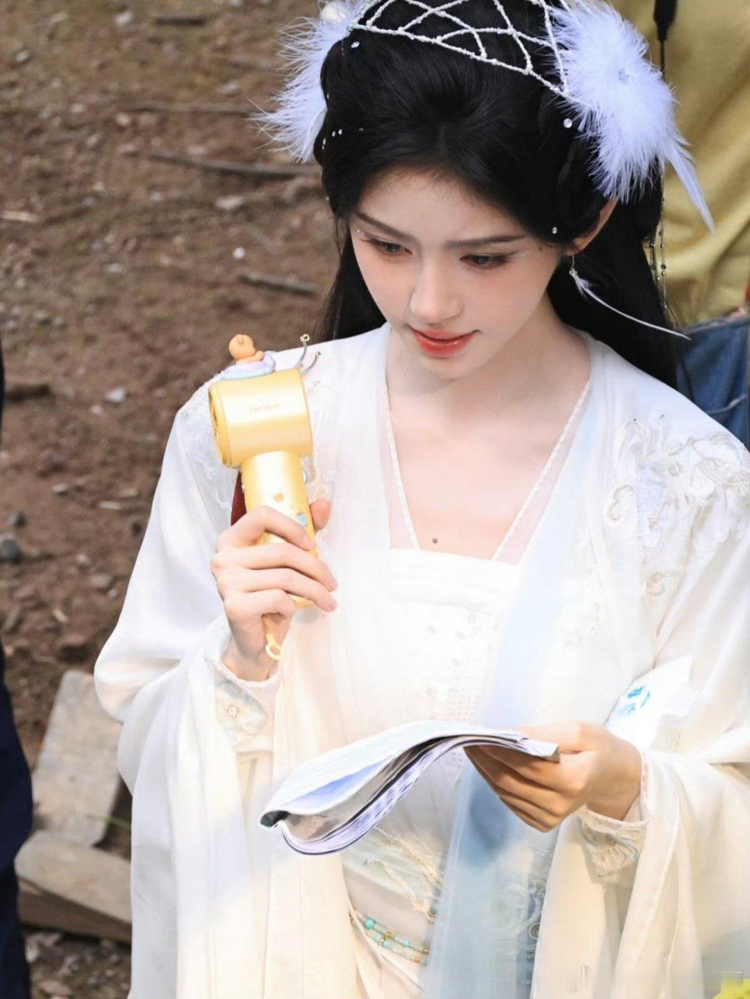 鞠婧祎 jjy鞠婧祎姜黎非 我们是彼此的养成系₊⁺☆₊⁺