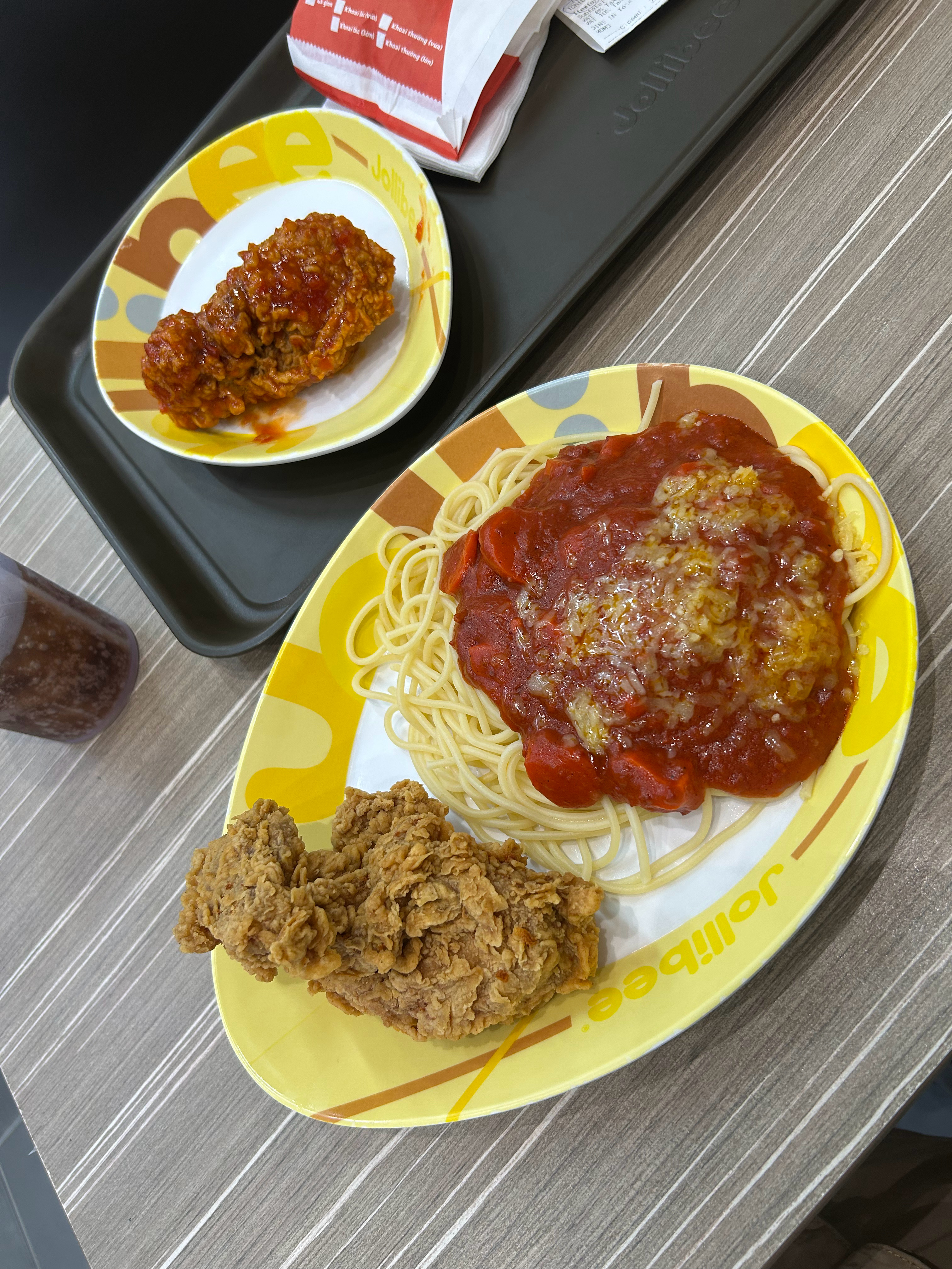 今天午餐，吃炸鸡意大利面🍜 