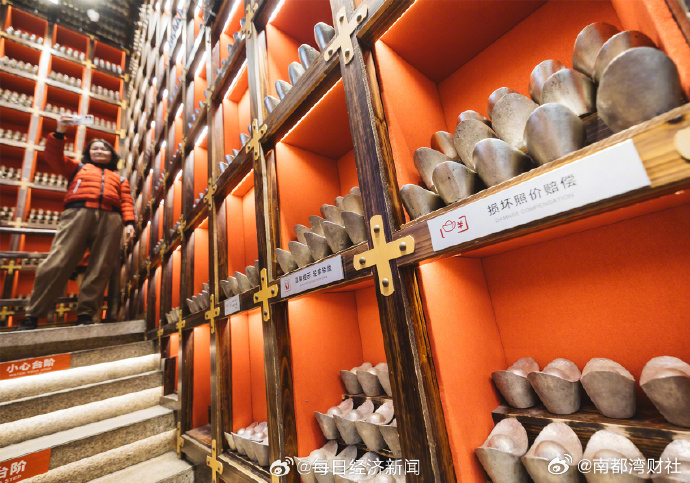 【#白银暴跌后开启暴涨模式#，华尔街经济学家：明年有望冲破100美元】当地时间1