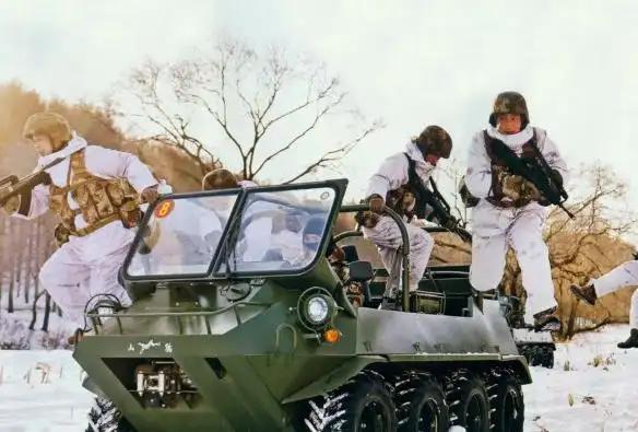 为啥战场上的军车只认柴油车？新能源车科技感拉满却秒变废铁，汽油车全民普及也入不了