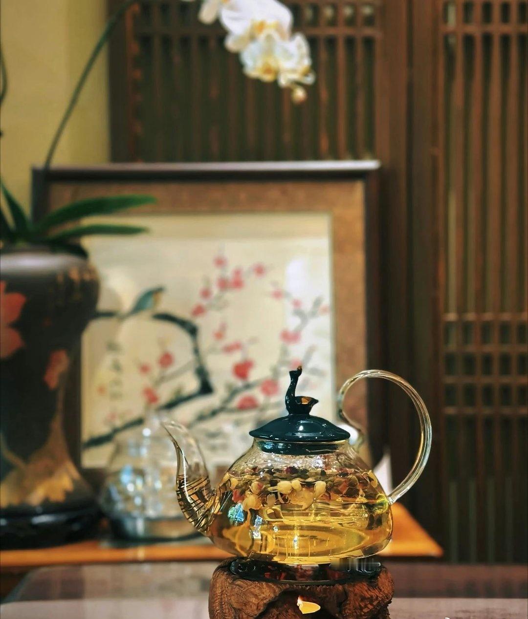 生活最美的状态就是，人静，物简，心安[咖啡][手指比心]。 ​​​