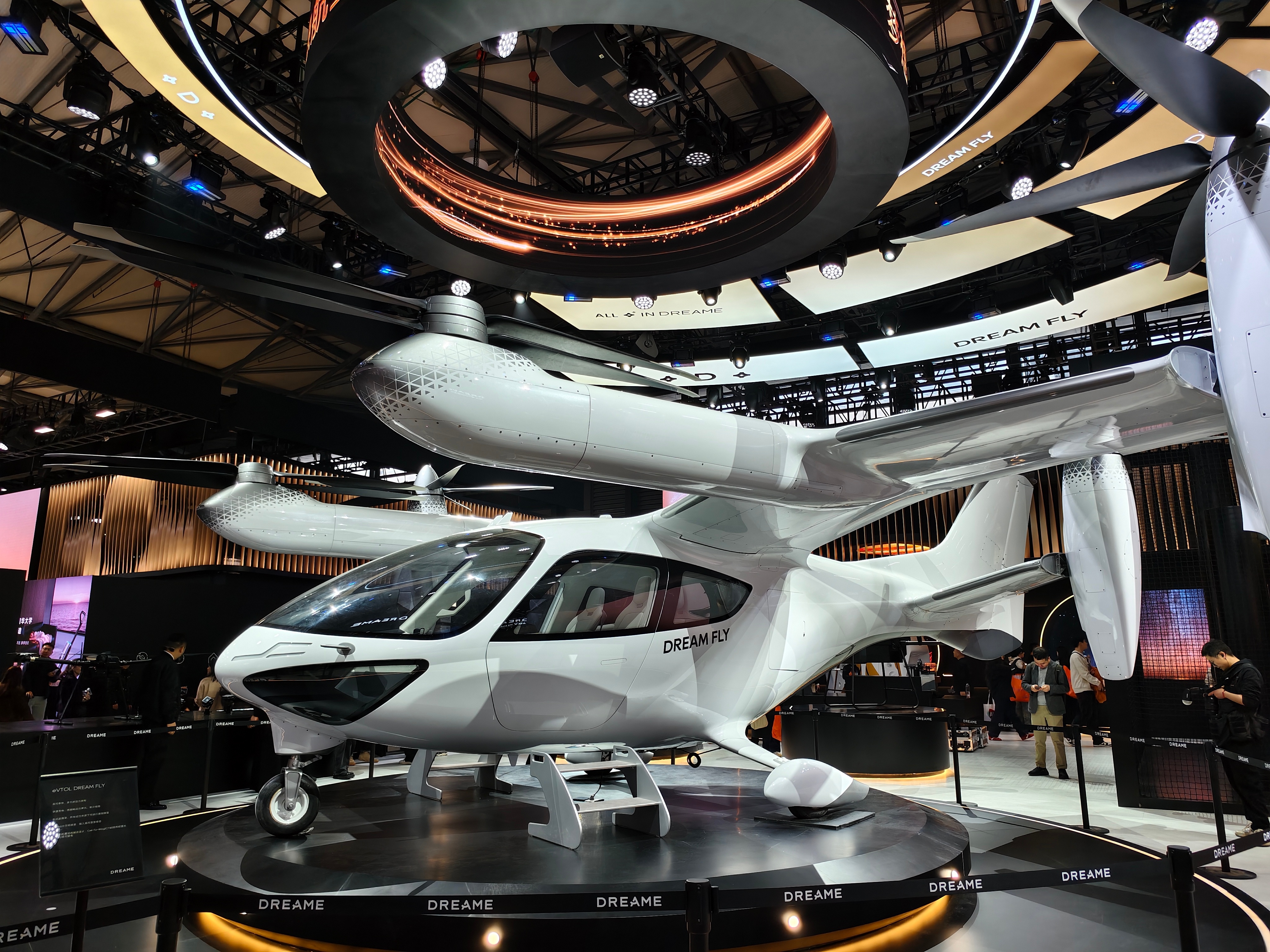 AWE2026  别的品牌都是一小块区域做展台，追觅直接包下AWE E7整个场馆