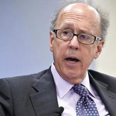 摩根士丹利前首席经济学家、美国耶鲁大学高级研究员斯蒂芬·罗奇昨晚（北京时间6月2