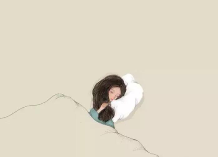 女人老了最明显的表现就是喜欢一个人睡，不愿意与老公同床共枕了。
女人无论是精神上