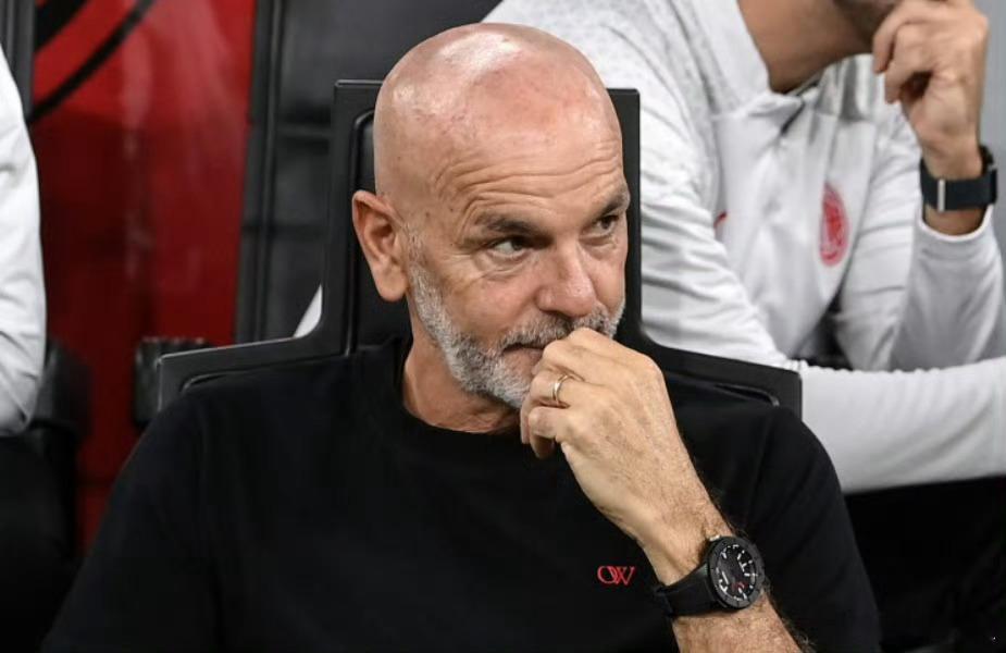 由于率队战绩不佳，佛罗伦萨主帅皮奥利很可能遭到解雇，全市场透露了紫百合的帅位人选