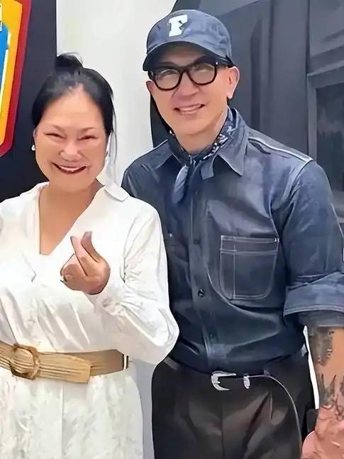 我怀疑具俊晔又出来活跃，
不是他真要与大S儿女争夺遗产，
而是他沉寂了一段时间，