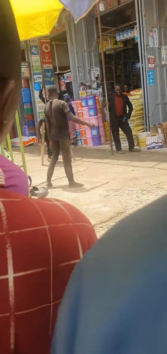 这波操作都看傻了。