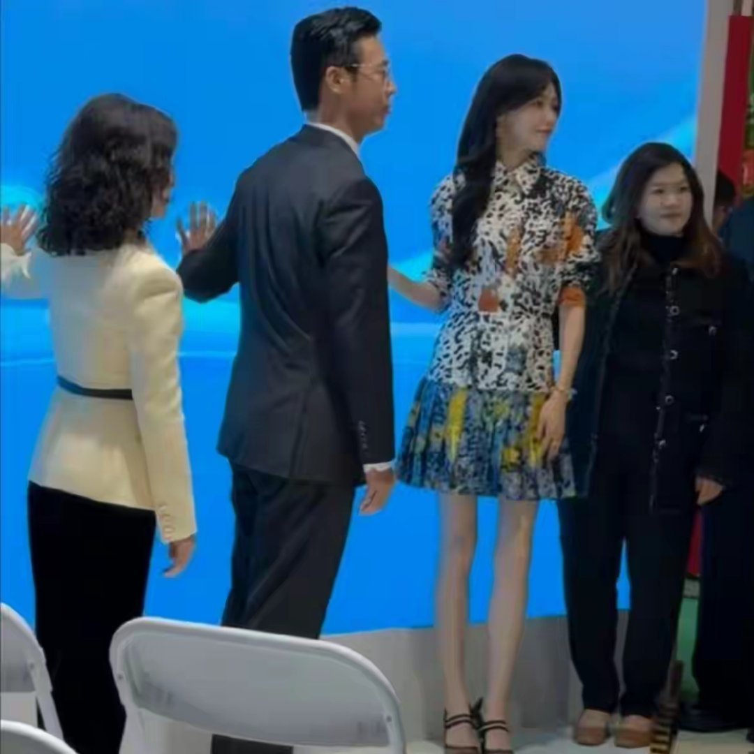 天呐这得多瘦啊，有没有60斤 